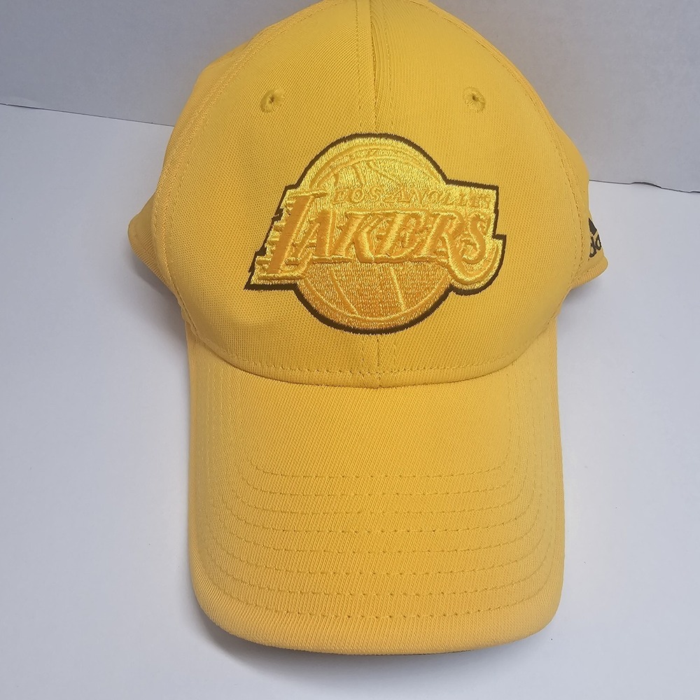 Adidas Los Angeles Lakers Hat S/M Fitted Gold NBA Cap Embroidered Logo